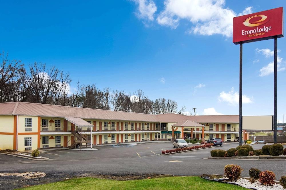 Carry On Inn & Suites LaFayette Buitenkant foto