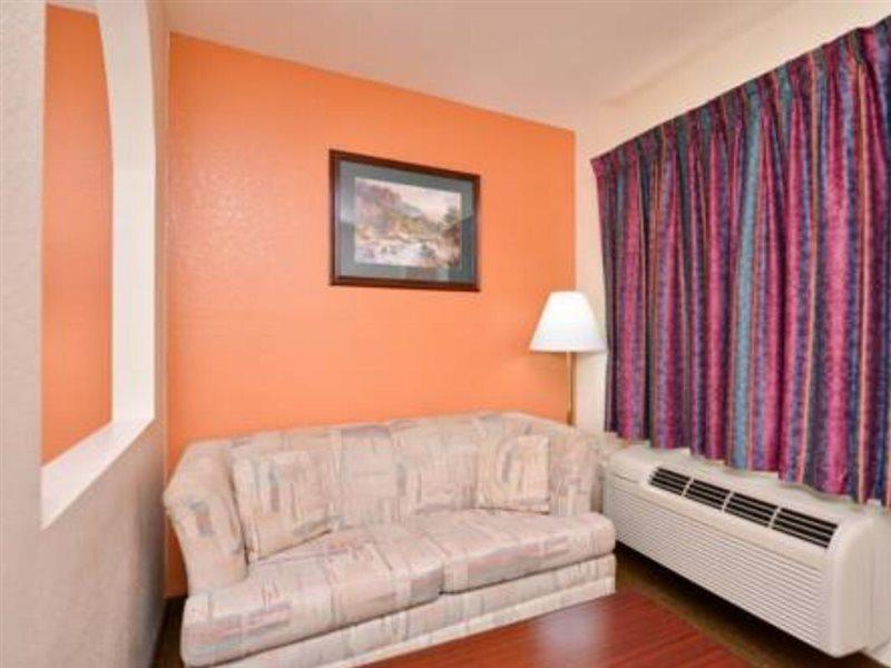 Carry On Inn & Suites LaFayette Buitenkant foto