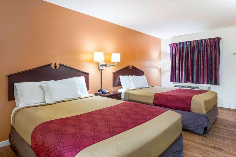 Carry On Inn & Suites LaFayette Buitenkant foto