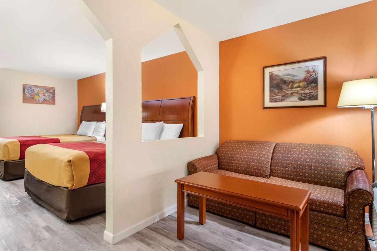 Carry On Inn & Suites LaFayette Buitenkant foto